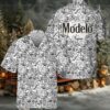 Modelo With Pineapple Hawaiian Shirt