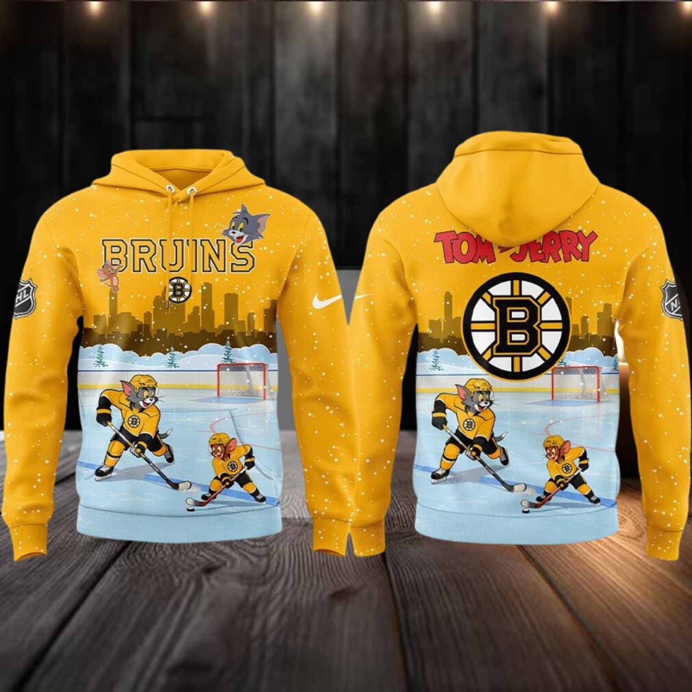 Boston Bruins Tom And Jerry Playing Hockey In The Snow 2025 Hoodie T Shirt Boston Bruins Tom And Jerry Playing Hockey In The Snow 2025 Hoodie T Shirt
