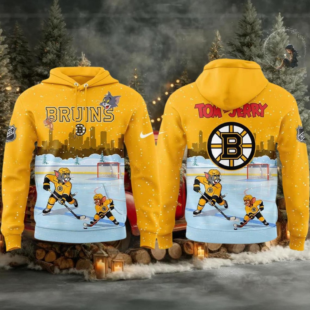 Boston Bruins Tom And Jerry Playing Hockey In The Snow 2025 Hoodie T Shirt Boston Bruins Tom And Jerry Playing Hockey In The Snow 2025 Hoodie T Shirt