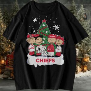 Snoopy and Friends Kansas City Chiefs Merry Christmas Tree Shirt