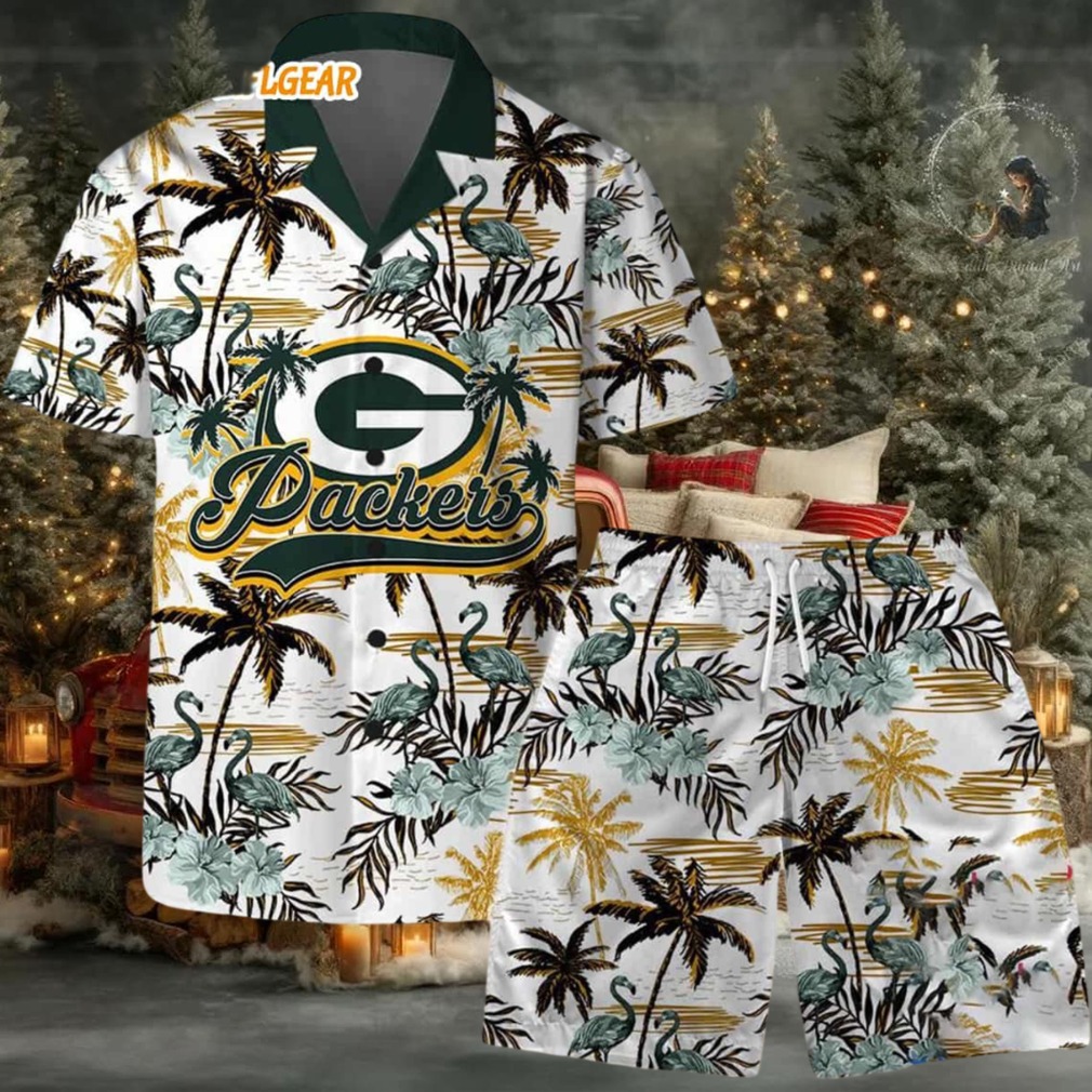 Green Bay Packers Football Team Logo Pattern Flamingo Hibiscus Summer Hawaiian Shirt And Beach Short Green Bay Packers Football Team Logo Pattern Flamingo Hibiscus Summer Hawaiian Shirt And Beach Short