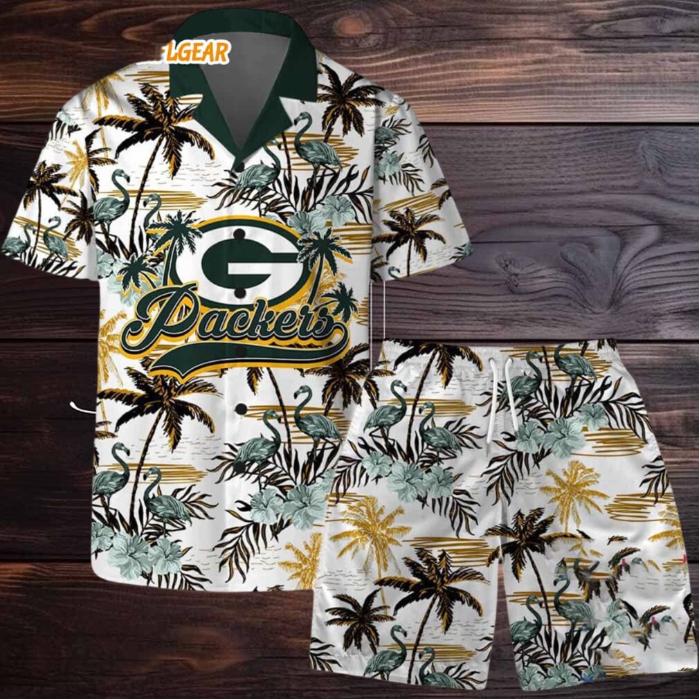 Green Bay Packers Football Team Logo Pattern Flamingo Hibiscus Summer Hawaiian Shirt And Beach Short Green Bay Packers Football Team Logo Pattern Flamingo Hibiscus Summer Hawaiian Shirt And Beach Short