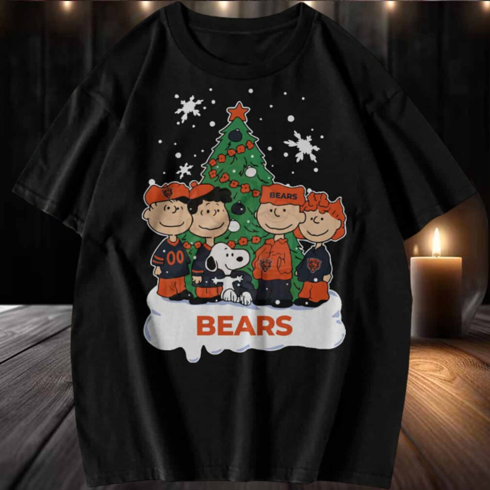 Chicago Bears Peanuts Christmas T shirt Chicago Bears Peanuts Christmas T shirt