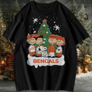 The Peanuts with Christmas Tree Love Bengals T Shirt