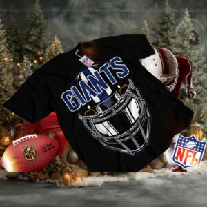 New York Giants T shirt with Helmet Graphic