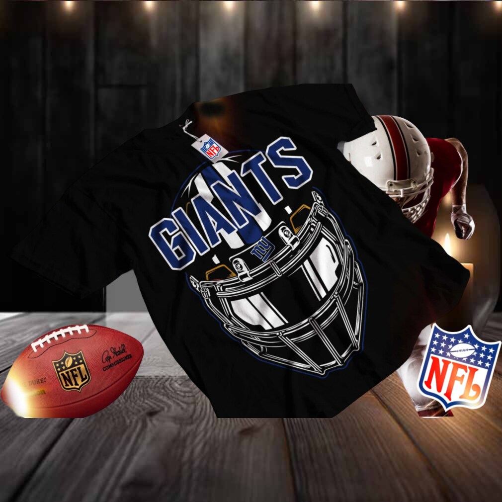 New York Giants T shirt with Helmet Graphic New York Giants T shirt with Helmet Graphic